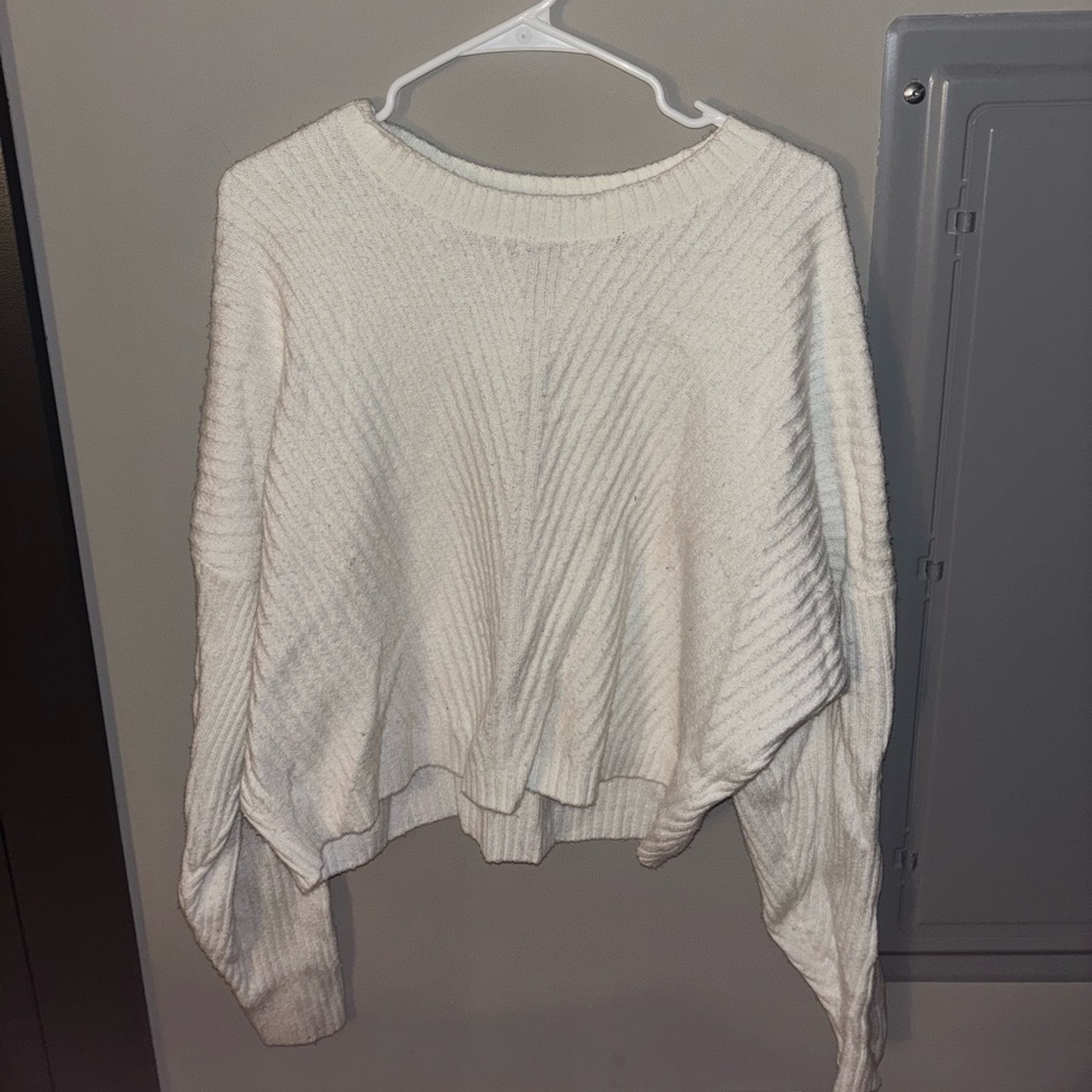 Hollister Cream Women's Crew Neck Sweater